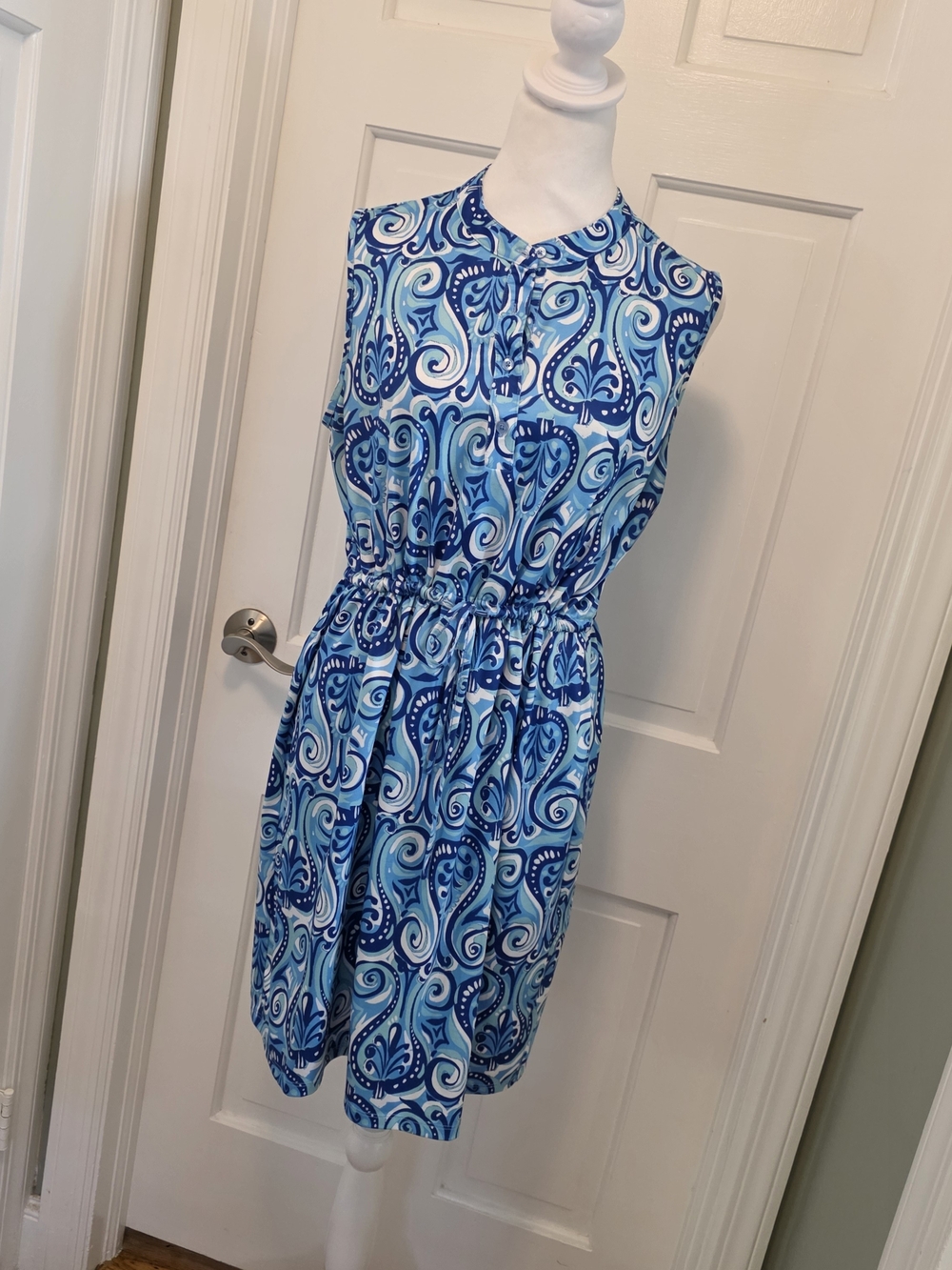 Sleeveless Blue Paisley Elastic-Waist Dress with Tie Neck